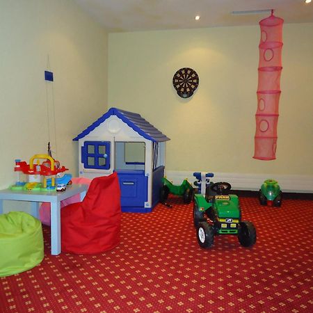 Hotel Quellenhof Лойкербад Стая снимка