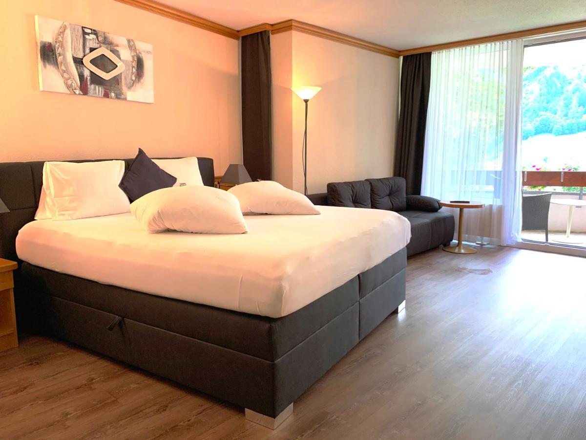 Hotel Quellenhof Лойкербад Екстериор снимка