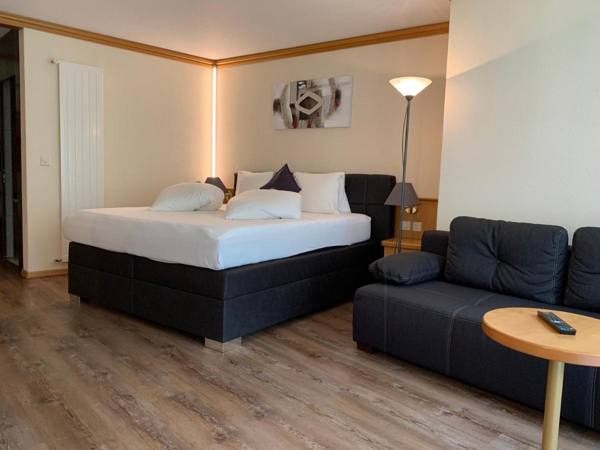 Hotel Quellenhof Лойкербад Екстериор снимка