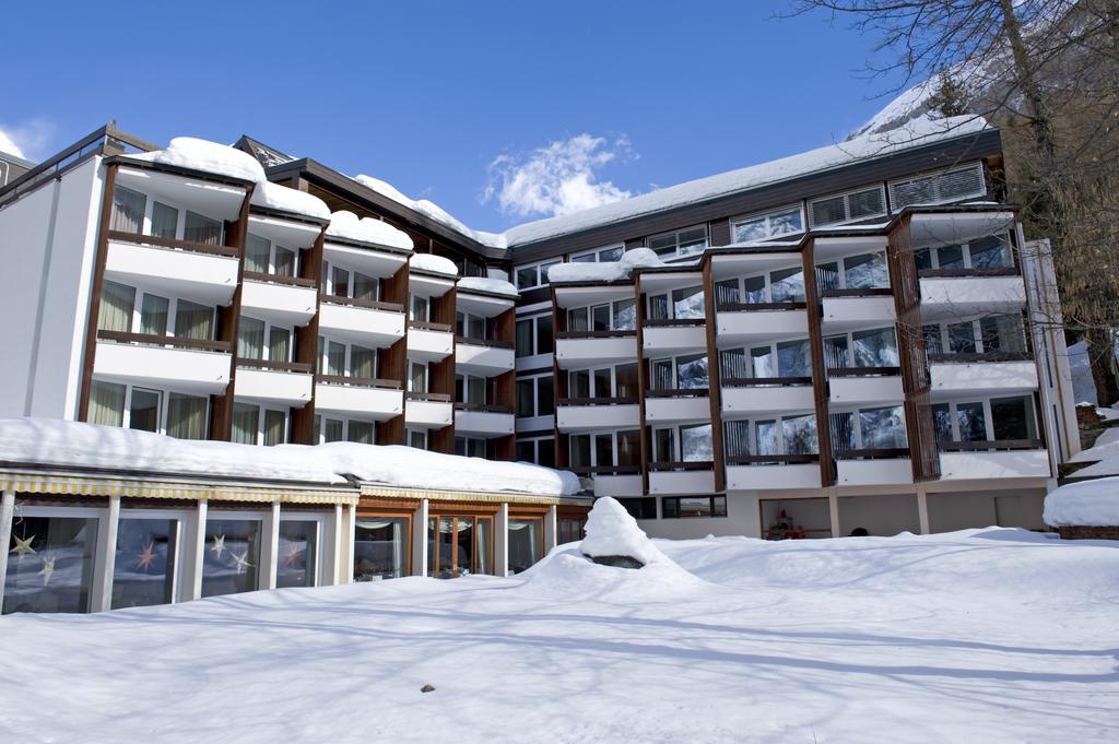 Hotel Quellenhof Лойкербад Екстериор снимка
